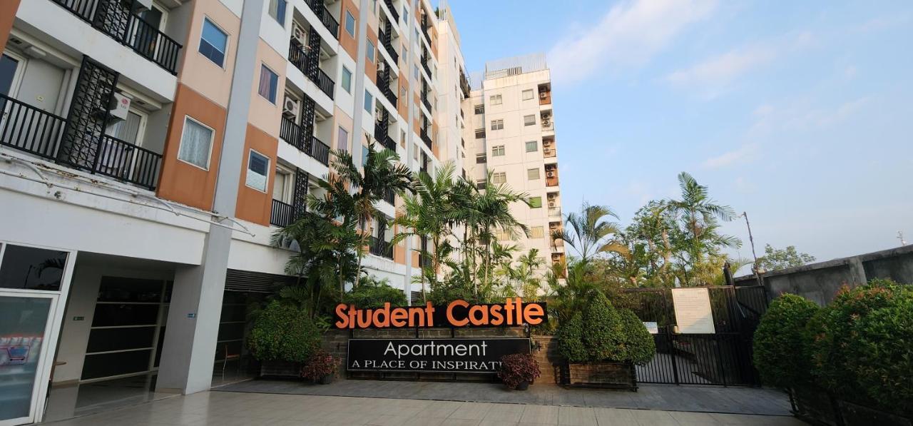 Apartemen Student Castle Yogyakarta Exteriör bild